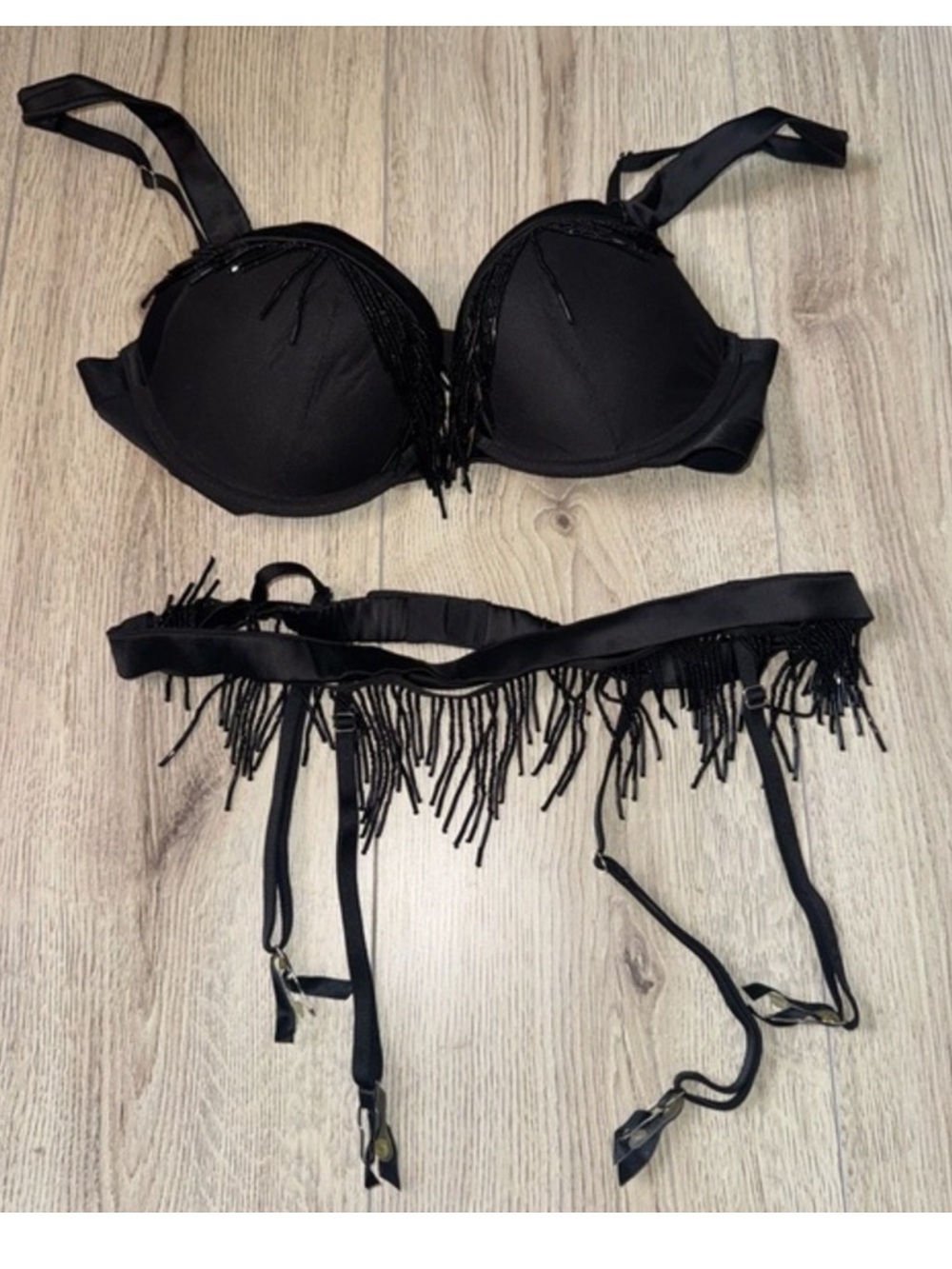 Victoria Secret very sexy push up Black Bra and Garter Set lingerie